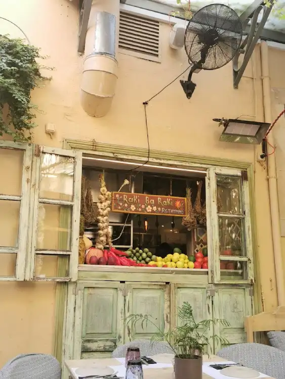Raki-baraki-rethymno-crete
