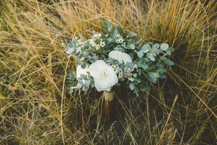stylish-mountain-meadow-elopement-central-oregon-victoria-carlson-photography-0021